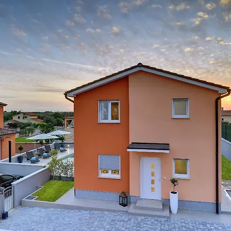 House Vedrana, Jadreski