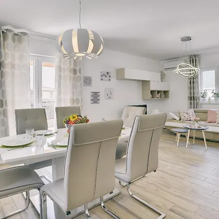 House Vedrana, Jadreski Holiday home *