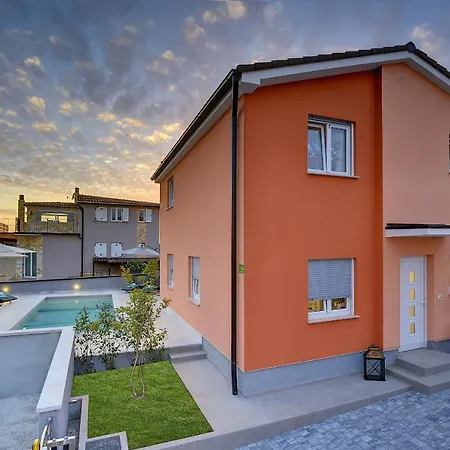 House Vedrana, Jadreski Pula