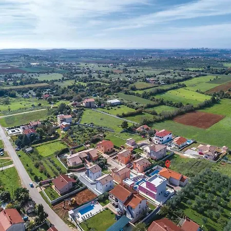 House Vedrana, Jadreski Pula