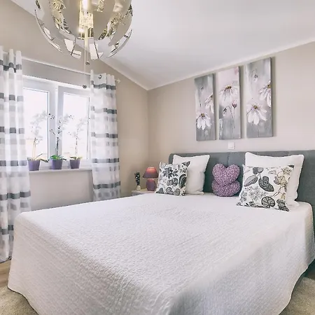 House Vedrana, Jadreski Pula