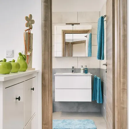 House Vedrana, Jadreski *