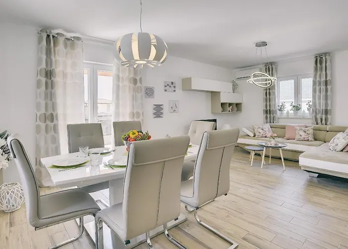 House Vedrana, Jadreski בית נופש *