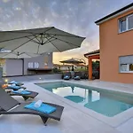 House Vedrana, Jadreski בית נופש פולה