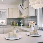House Vedrana, Jadreski * פולה